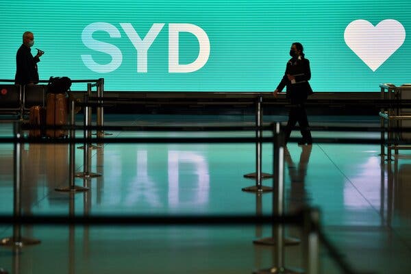 ماه گذشته یک ترمینال تقریباً خالی در فرودگاه بین المللی سیدنی.