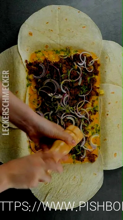 Dieses Dessert vom Grill ist eine geniale Idee: Die Dessert-Päckchen sind fruchtig-schokoladig gefüllt und überraschen mit gesalzenen Erdnüssen!