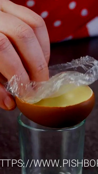 Du liebst Gummibärchen? Dann wird es Zeit, dass du die kleinen Bären in eine herrlich bunte Pannacotta oder ein farbenfrohes Törtchen verwandelst - und dir damit eine Extraportion Glück gönnst!