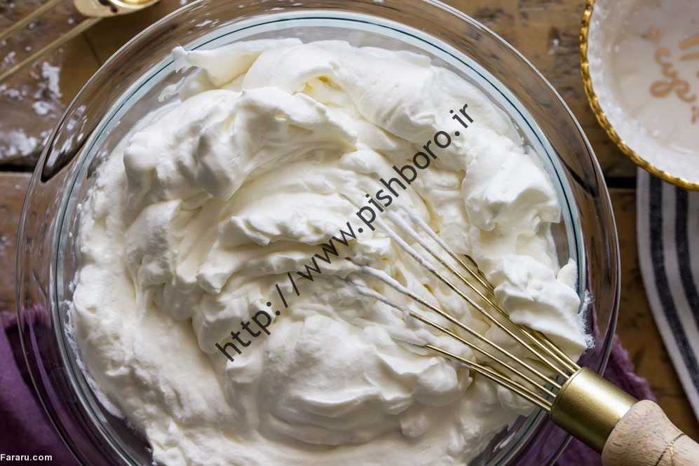 طرز تهیه کاپ کیک با تزیین خامه؛ ویژه ولنتاین خامه فرم گرفته